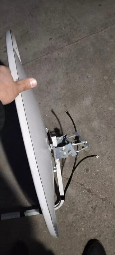 tv box ucuz: Bu, peyk siqnallarını qəbul etmək üçün nəzərdə tutulmuş ağ rəngli — 2