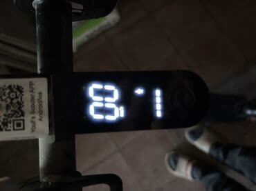 самокат детский: Б/у Электросамокат 10", 251 - 350 Вт, 26 - 35 км/ч, Самовывоз — 8