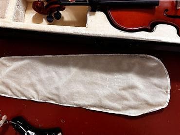 Skripkalar: Skripka dəsti - Ölçü: uşaq/şagird ölçüsü (təxminən 3/4– - Korpus — 8