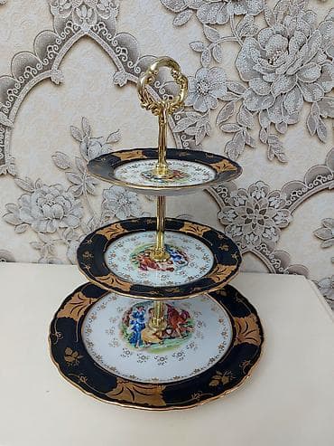 Tort və şiriniyyat qabı, rəng - Qızılı