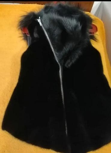 jiletler: Qadınlar üçün qara süni kürk jilet - Model: qolusuz jilet - Rəng — 2