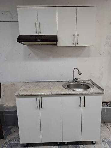 dolab 2 ci el: Metbext Mebeli yaxsi veziyetde eni 1.20 sm islenmis.unvan Sumqayit — 1