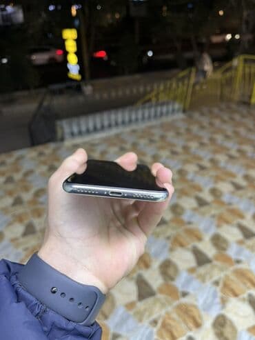 Apple iPhone: IPhone X, Gümüşü, Face ID — 3