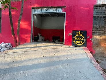 Qarajlar: Şəhərin mərkəzində ( Heyder Eliyev pr. Çinar plazanın yanı)120 m2 — 9