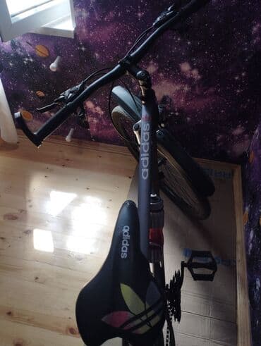 Şəhər velosipedləri: İşlənmiş Şəhər velosipedi Adidas, 29", sürətlərin sayı: 12, Ünvandan götürmə — 7