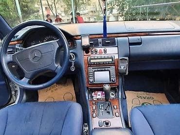 mercedes pribor: Mercedes-Benz 240: 2.4 l | 1998 il Sedan — 3