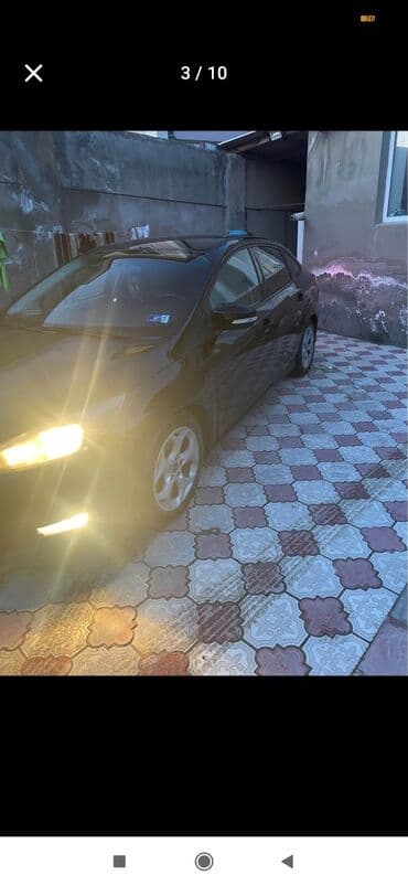 Mercedes-Benz: Ford Focus sedan – qara rəng, avtomatik transmissiya. - Kuzov: sedan — 3