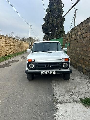 rover 75 2018: VAZ (LADA) 4x4 Niva: 1.7 l | 2007 il 452672 km Ofrouder/SUV — 4