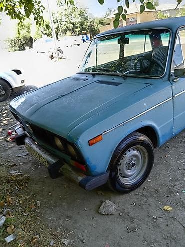 toros diski: VAZ 2106, açıq mavi rəng, sedan kuzov. Əsas xüsusiyyətlər: - Arxa — 4