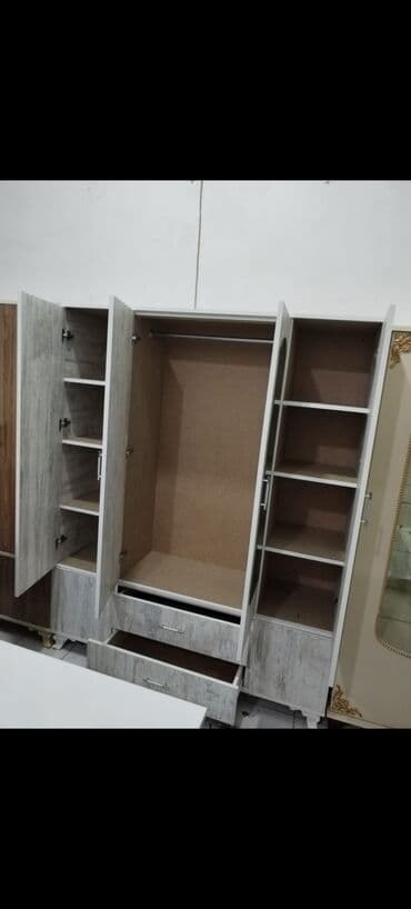 laminat qiyməti: Yeni, Açılan, 4 qapılı Düz dolab, Dolab-asılqan, Azərbaycan — 8