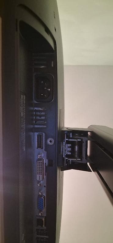 komputer aksesuar: Dell LCD monitor - Təxmini ekran ölçüsü: 23–24 düym, mat səthli panel — 2