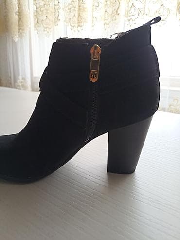 Tommy Hilfiger, Ölçü: 39, rəng - Qara, Yeni