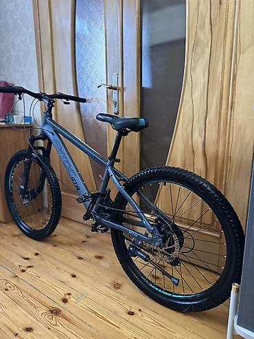 velosiled: Brend BMX Markasıdır.Cəmi 1 ay istifadə olunubdur təkərlərin hər ikisi — 9