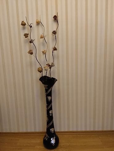 Vaza gülnən biryerdə