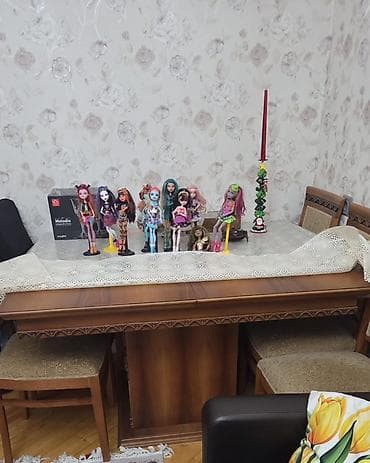 qaz satisi: Qonaq otağı üçün, Açılmayan, Dördbucaq masa, 6 stul — 3