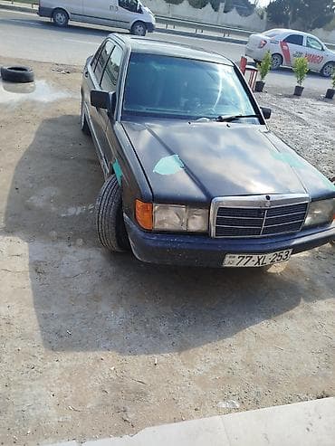 mercedes masin sekilleri: Mercedes-Benz 190 (W201) sedan - Kuzov: 4 qapılı sedan, qara rəng - — 4