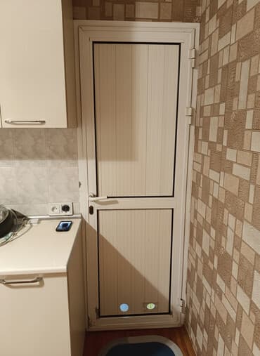 plastik qapi pencereler: PVC plastik qapı – şüşə yerinə lamelli panellə qapı sökülü — 1