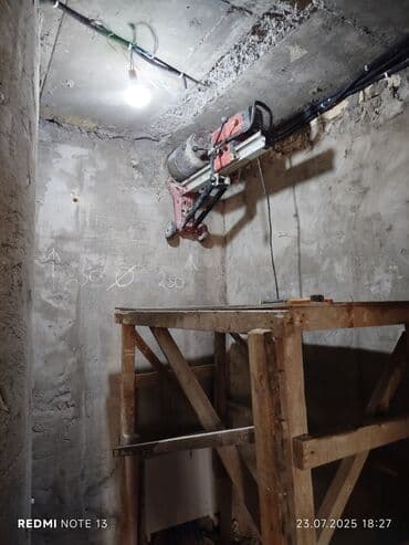 malyar işi: Səssiz tozsuz səliqəli kəsim. Beton katlavan monolit kubik — 4