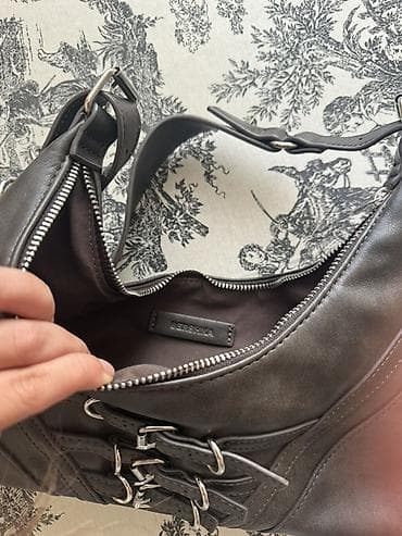 Çantalar: Qadın çiynindən asılan çanta - Brend: Bershka (etiket iç hissədə) - — 2