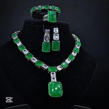 3 d saat: Dəstə daxildir: Üzük, Sırğa, Bilərzik, Gümüş, 925 Əyar, 90 g — 1