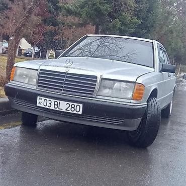 mercedes 208 d: Mercedes-Benz 190E (W201) sedan - Kuzov: 4 qapılı sedan, gümüşü rəng — 8