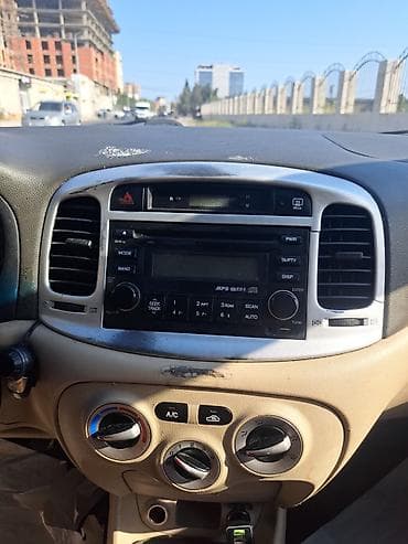 bmw e39 arxa stop: Hyundai Accent sedan - Kuzov: 4 qapılı sedan, rəngi şampan/qızılı - — 7
