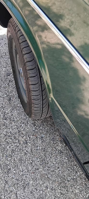 avto mubadiləsi: VAZ 2106, yaşıl rəng, sedan gövdə. Xüsusiyyətlər: - Klassik “06” — 5