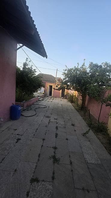 midada satilan evler: 3 otaqlı, 100 kv. m, Orta təmir — 4