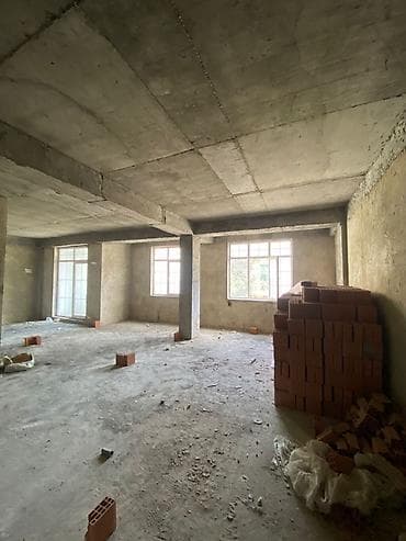 Yeni Günəşlidə Padmayak mənzil satılır. Bina apartmandır. 3 otağ 77 m2 — 1