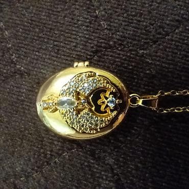 Qızılı rəngli medalion boyunbağı - Material: metal əsaslı, qızılı