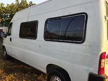 mercedes 190 karopka: Ford Transit: 2.4 l | 1996 il 50000 km Van/Minivan — 4