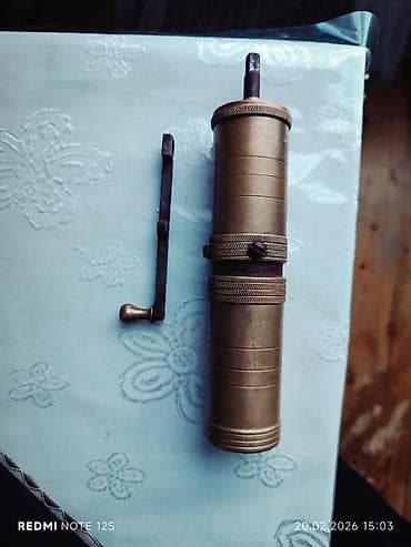 Antik 45 ilin ruçnoy Hindistan kofe üyüdəni . Kalleksianerlər antik