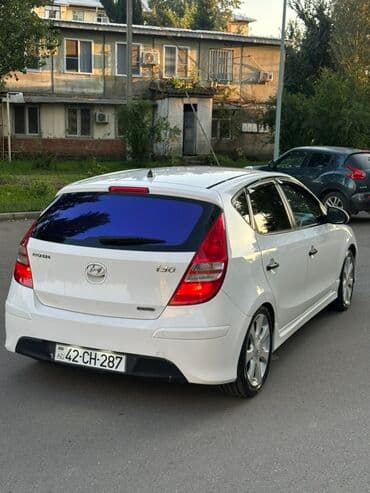 çaşqa feredo: Hyundai i30: 1.6 л | 2011 г. Хэтчбэк — 2