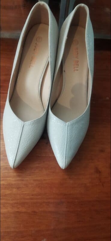 makasin ayaqqabilar qadin ucun: Yenidir hec isdifade olunmayib razmer40 — 4