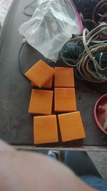 zəncirotu balı: Apteçk gablari satilir hamisis bir yerde 3manat — 1