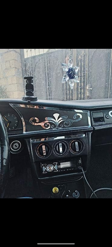 Mercedes-Benz 190 (W201): 1.8 л | 1992 г. Седан — 6