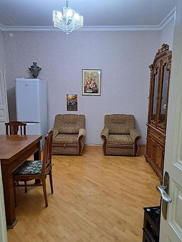 Гаражи: Təcili satılır – açılan divan + 2 kreslo Demək olar ki, yeni. Divan — 4