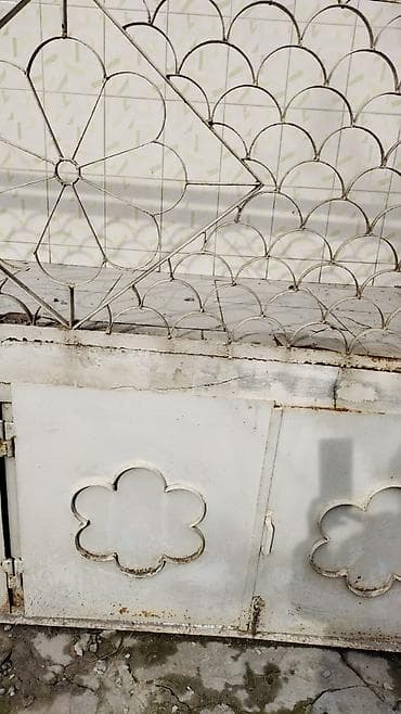 Gəncə şəhəri, mərkəzdə Metal pilləkən məhəccəri və aşağı lalafo.az -da Gəncə şəhəri, mərkəzdə Metal pilləkən məhəccəri və aşağı