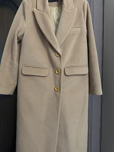 Bej rəngli qadın palto - Kəsim: Klassik, düz siluet, dizdən aşağı