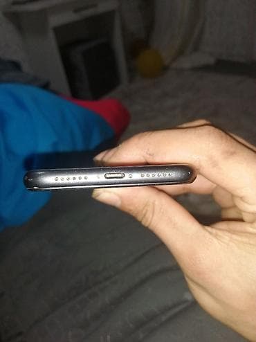 apple nausnik: IPhone 11, Qara — 5