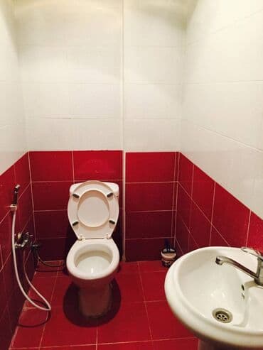 hokmeli kiraye ev: Nərimanov rayonu,Gənclik metrosu,200 nömrəli məktəbin arxasında,8 — 5