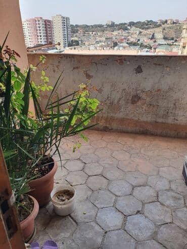 8 mkr kohne tikili: Bakı, Qaraçuxur qəs., 2 otaqlı, Köhnə tikili, m. Xalqlar Dostluğu, 60 kv. m — 5