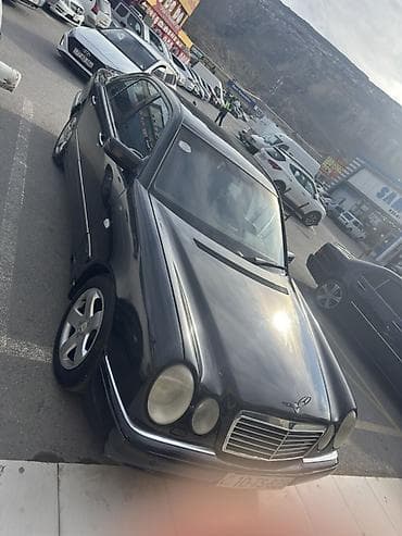 Mercedes-Benz E-Class: 2.4 l | 1998 il Sedan — 10