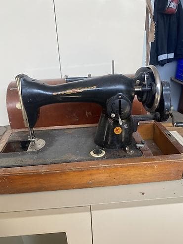 antik servis: Antik tikiş maşını – taxta korpuslu, daşıma qapağı ilə - Klassik — 2