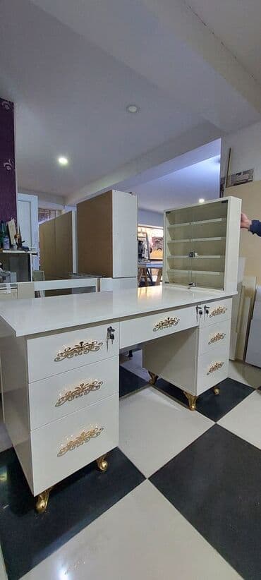 loft masa: Yeni, Manikür üçün masa — 2