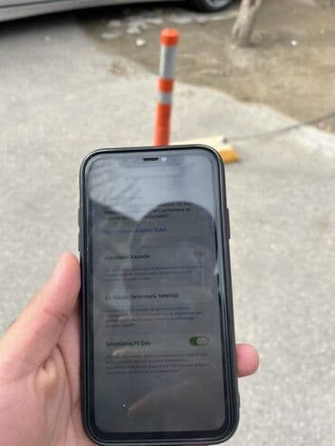 samsung s4 mini satilir: IPhone 11, Qara, Face ID — 8