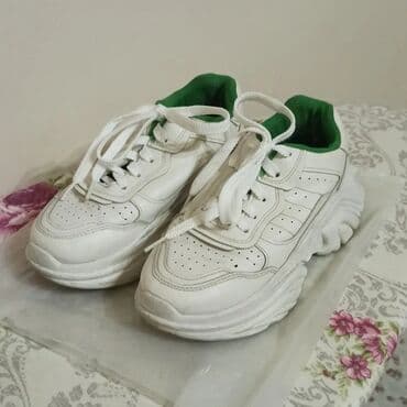 Toy paltarları və aksesuarları: Ölçü: 36, rəng - Ağ, İşlənmiş — 1