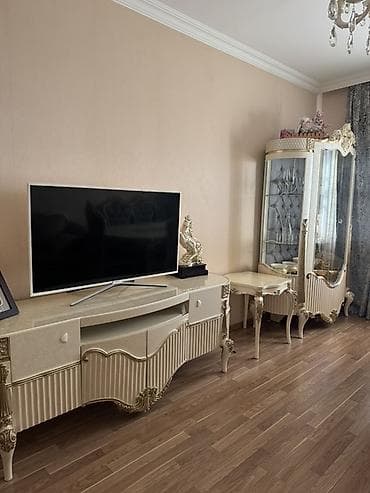 led lent: Klassik üslubda qonaq otağı dəsti - Yumşaq, düyməli başlıqlı, qızılı — 6