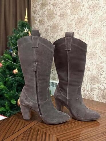 Brend ayaqqabıdır 120 AZN nə alınıb .Cəmi 1 dəfə geyinilib -