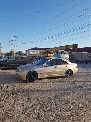 mercedes benz c class 2000: Mercedes-Benz C 240: 2.4 l | 2001 il Sedan — 9